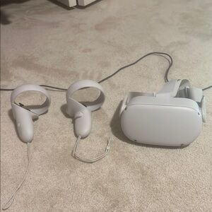 Oculus White Standalone VR Headset with Accessories